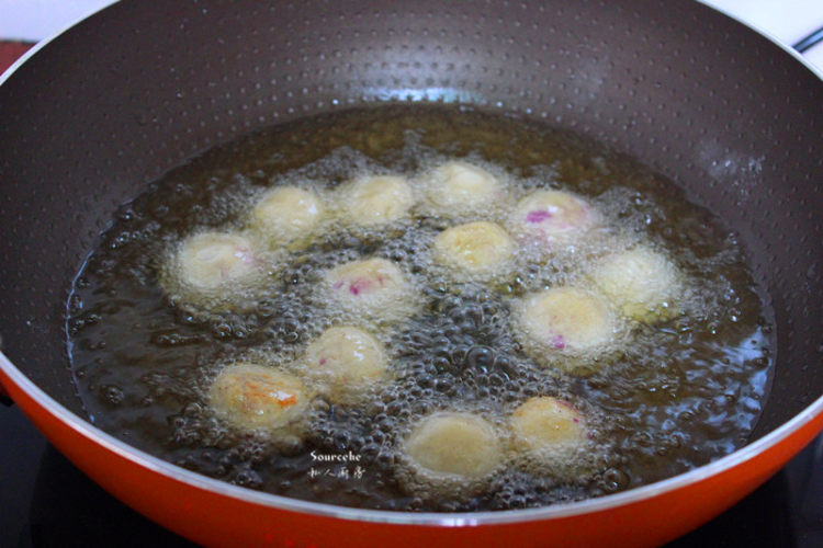 土豆紫薯丸子步骤8