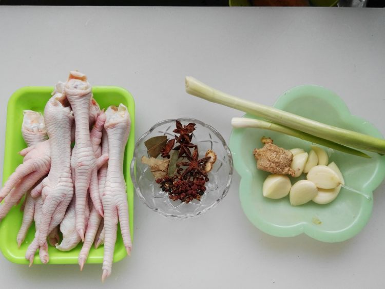 口水鸡爪#盛夏餐桌#步骤1