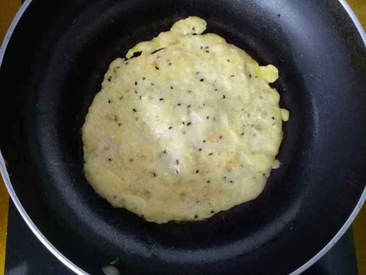 鸡蛋黑芝麻卷饼步骤6