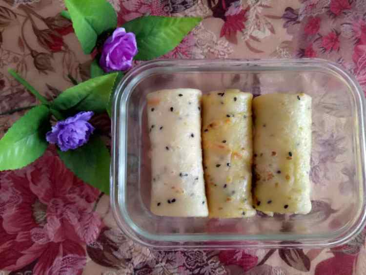 鸡蛋黑芝麻卷饼步骤7