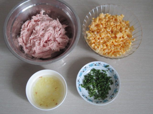 玉米猪肉水饺步骤1