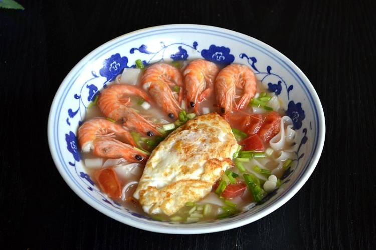 番茄鲜虾馄饨皮面汤步骤11