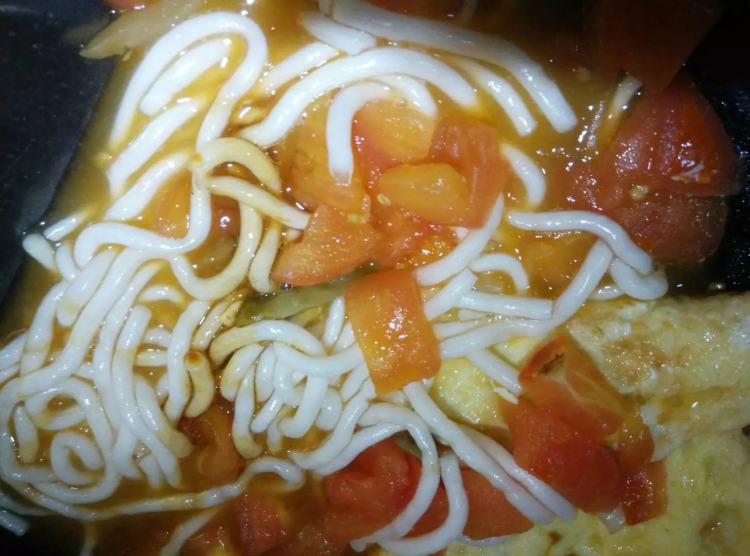 番茄鸡蛋土豆粉步骤5