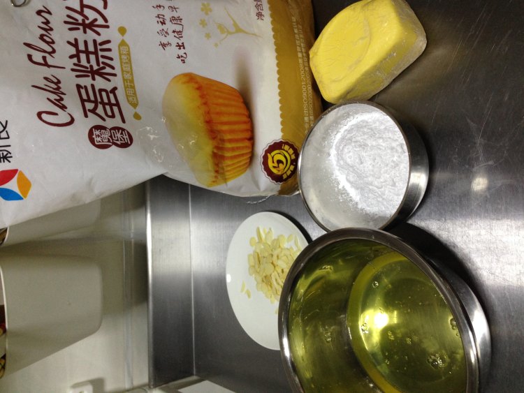 杏仁长蛋糕步骤1