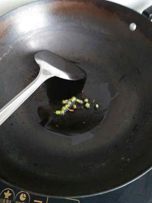 葱香番茄菠菜面步骤4