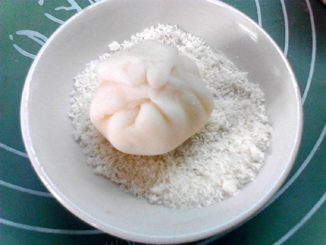 菠萝雪媚娘步骤13