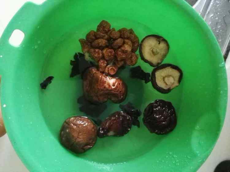 咸味菌菇煎饼步骤1