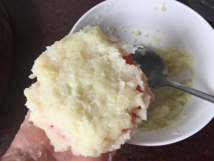 沙拉土豆茄心饼步骤6
