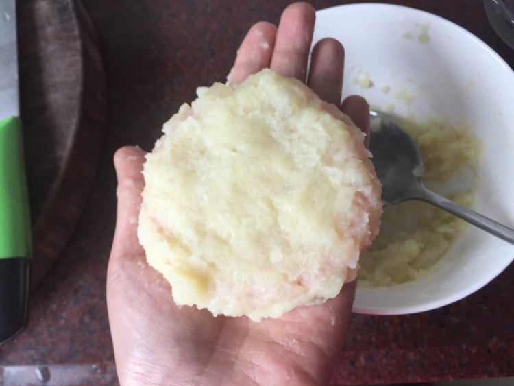 沙拉土豆茄心饼步骤7