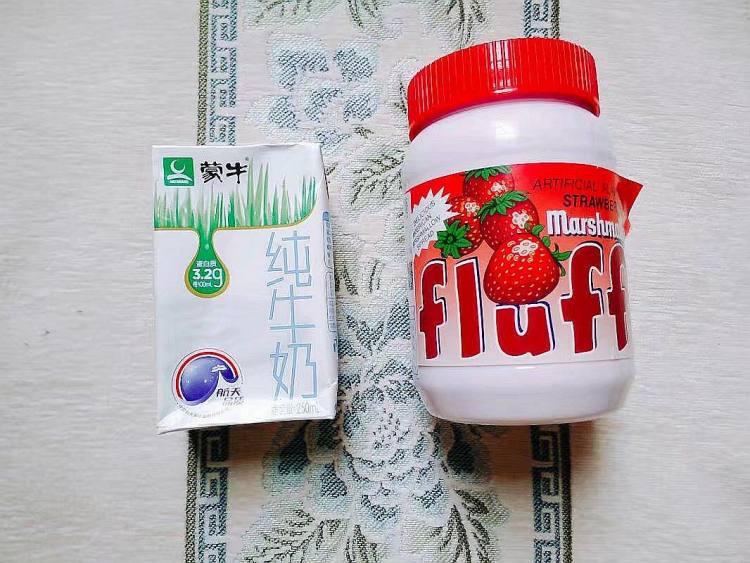棉花糖之双色水果布丁步骤1