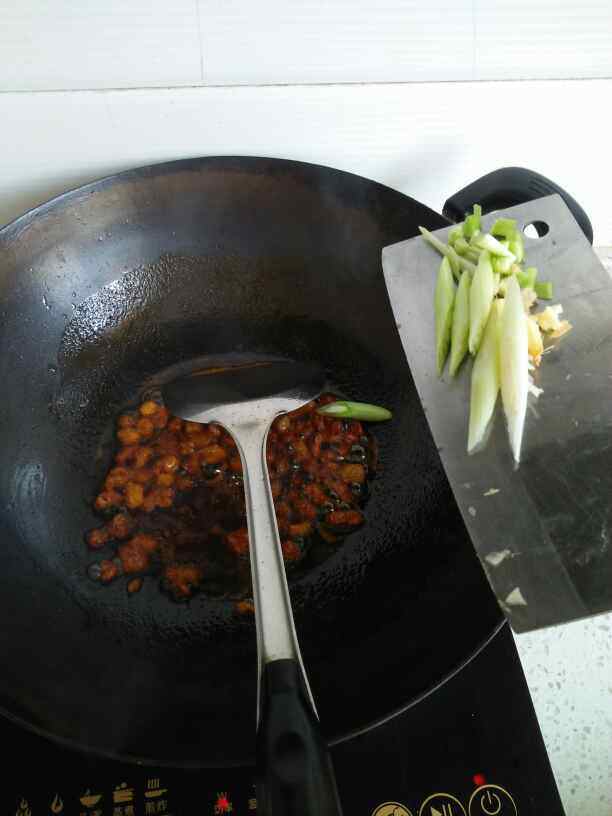 菠菜剪刀汤面步骤4