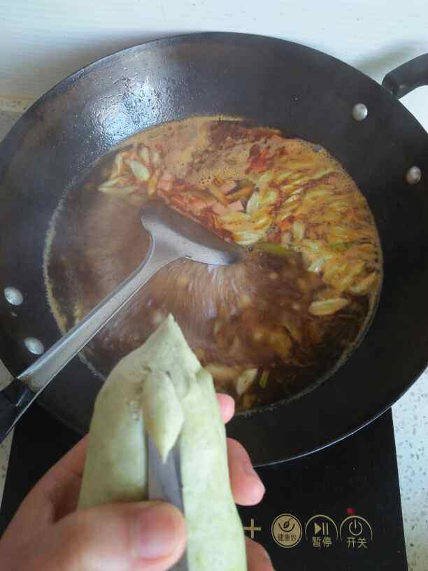 菠菜剪刀汤面步骤10
