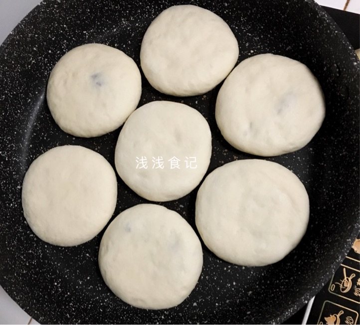梅干菜发面饼步骤6