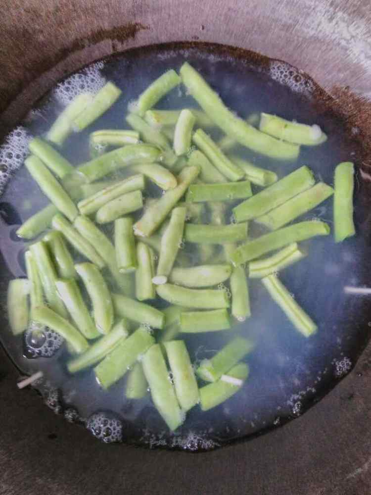 四季豆拌面步骤2