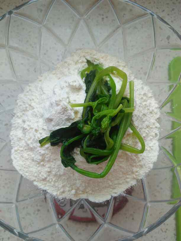 西红柿鸡蛋菠菜面条步骤2