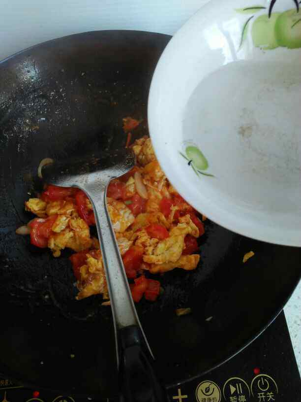 西红柿鸡蛋菠菜面条步骤10