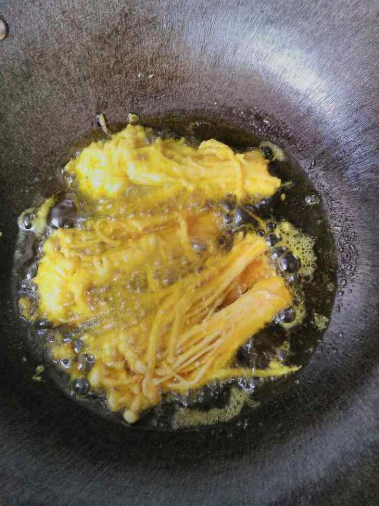 油炸金针菇步骤14