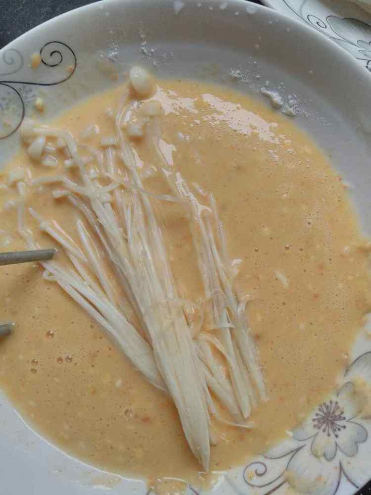 油炸金针菇步骤11