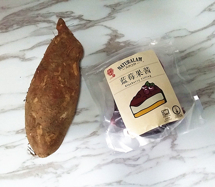 蓝莓酱配红薯条步骤1