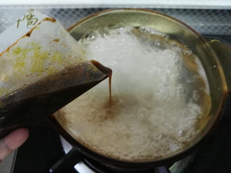 螺蛳粉步骤5