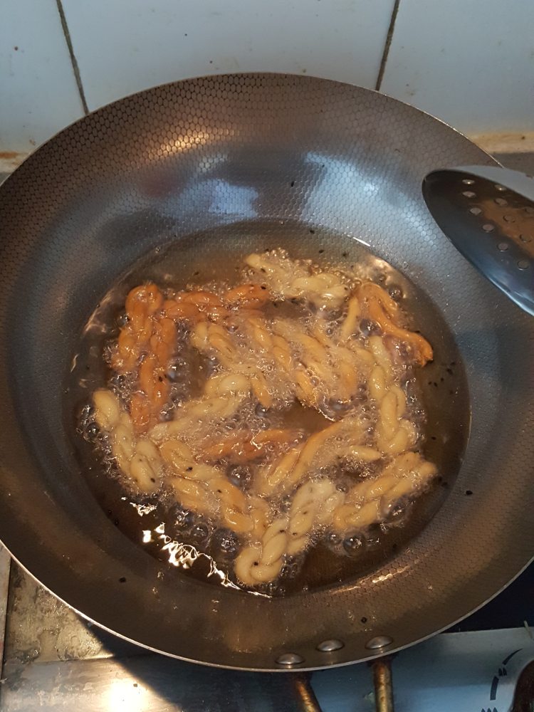 木糖醇小麻花步骤7