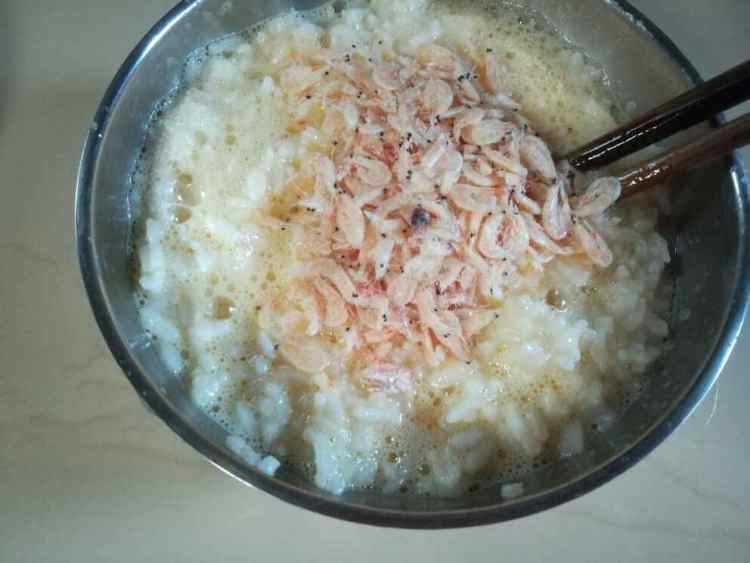 虾米芝麻米饼步骤6