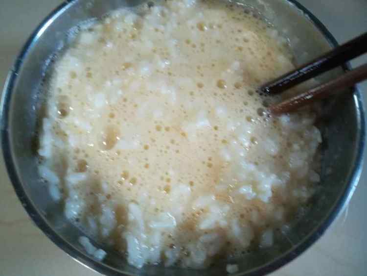 虾米芝麻米饼步骤5