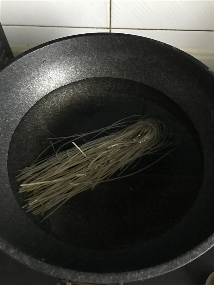 羊肉酸辣粉步骤1