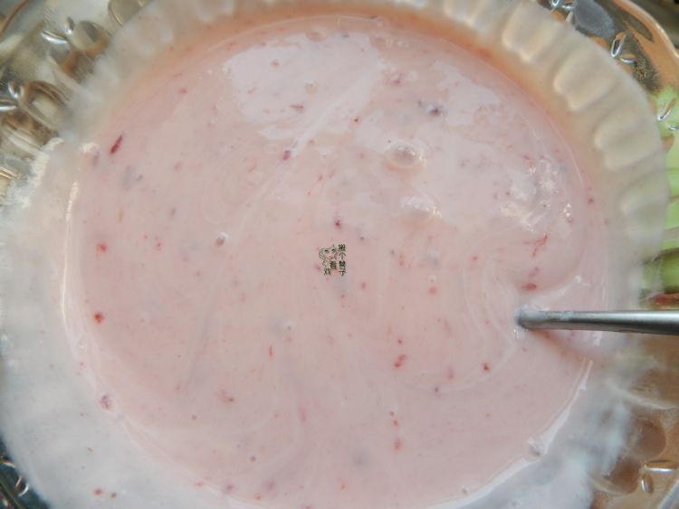 草苺酸奶冰棒步骤5