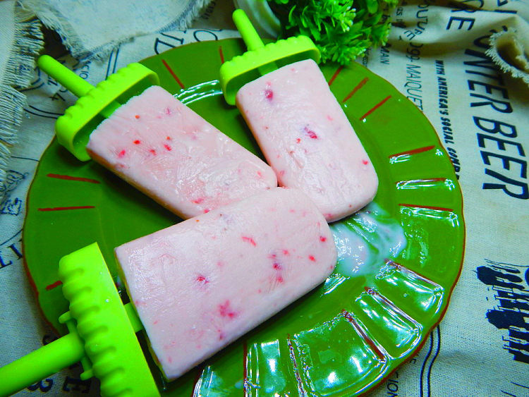 草苺酸奶冰棒步骤12