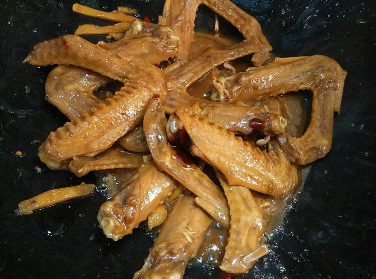 吮指酱香鸭翅步骤6