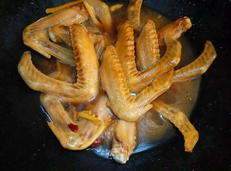 吮指酱香鸭翅步骤5