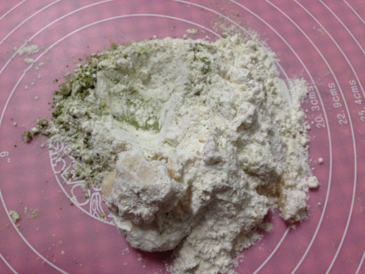 抹茶蛋黄酥步骤1