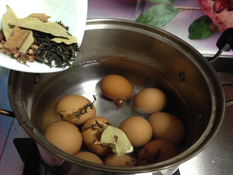 茉莉花茶卤蛋步骤3