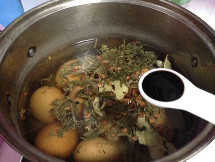 茉莉花茶卤蛋步骤6
