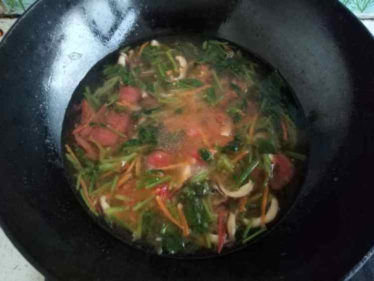西红柿鸡蛋菠菜烩挂面步骤7