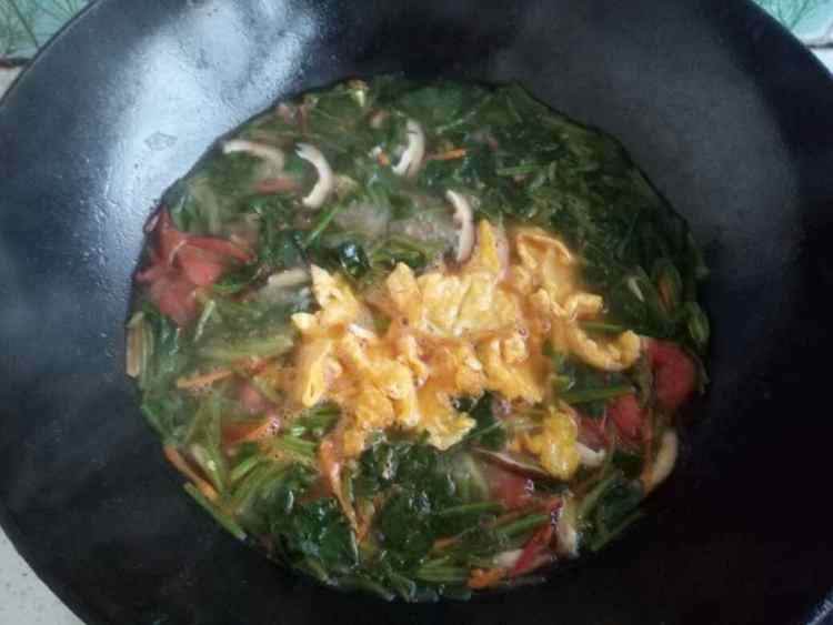 西红柿鸡蛋菠菜烩挂面步骤8