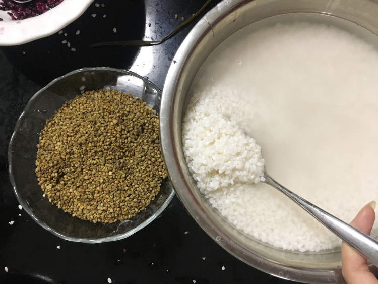 苦荞豆沙粽步骤1