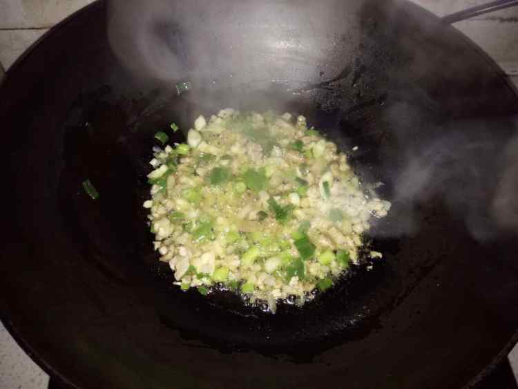 豆角肉末打卤面步骤5