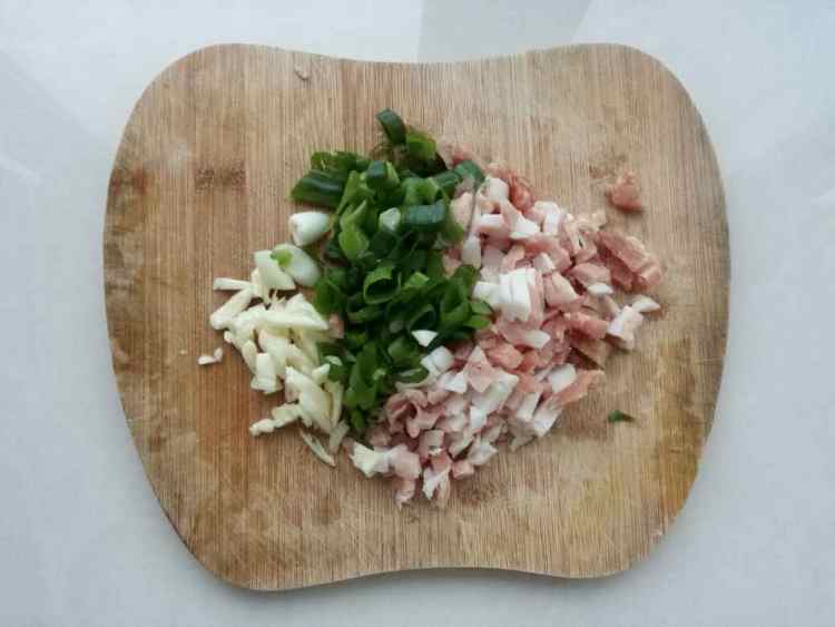 豆角肉末打卤面步骤3