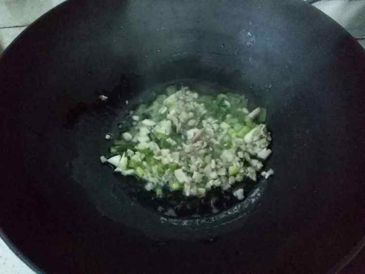 豆角肉末打卤面步骤4