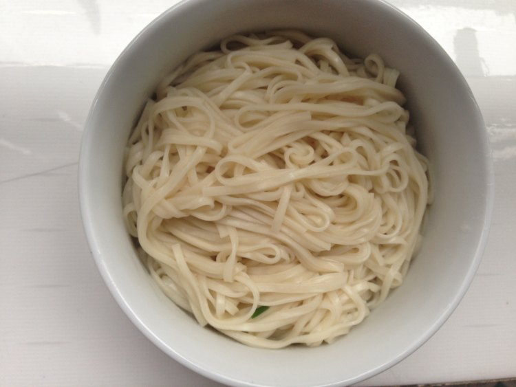 紫甘蓝榨菜丝拌面步骤9