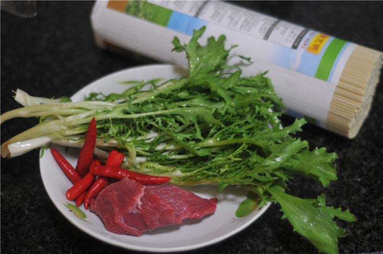 小尖角牛肉面步骤1
