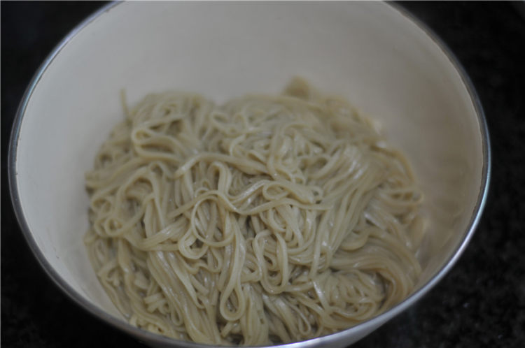 小尖角牛肉面步骤5