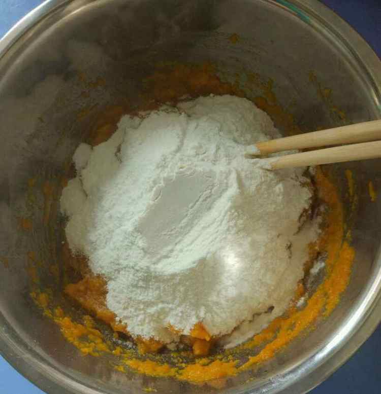 南瓜车轮饼步骤4