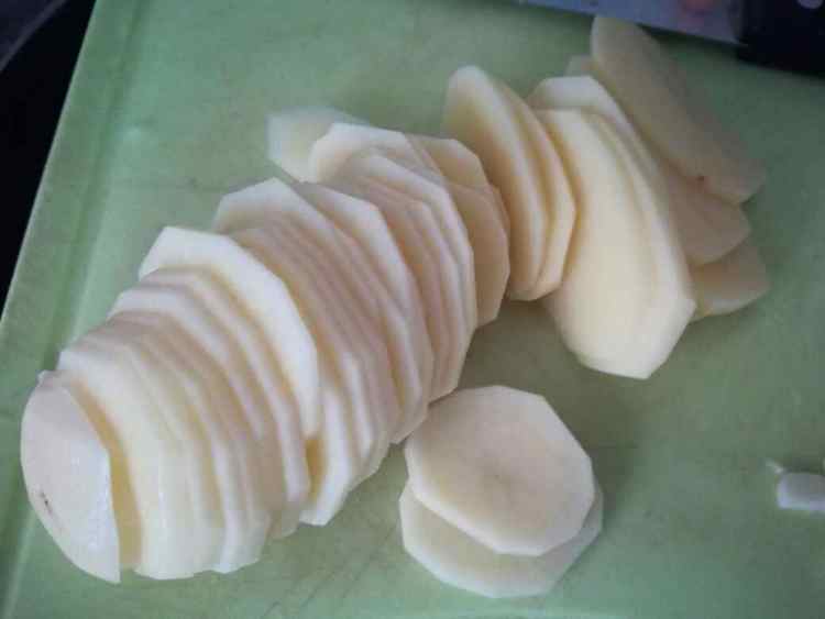 椒盐孜然土豆片步骤2