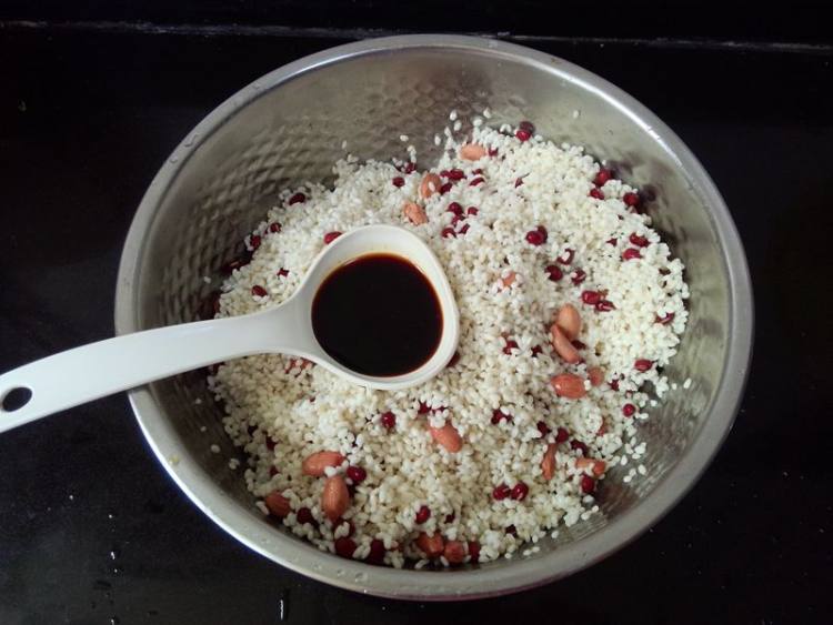 花生赤豆鲜肉粽步骤3