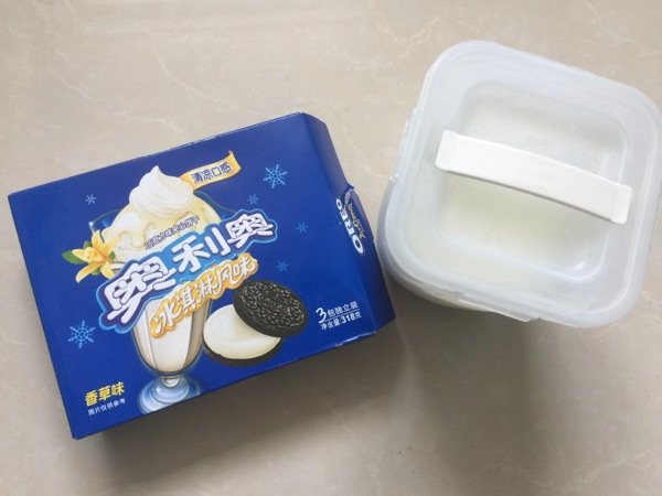 奥利奥酸奶冰棒步骤1