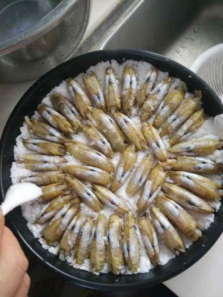 盐焗蛏步骤3