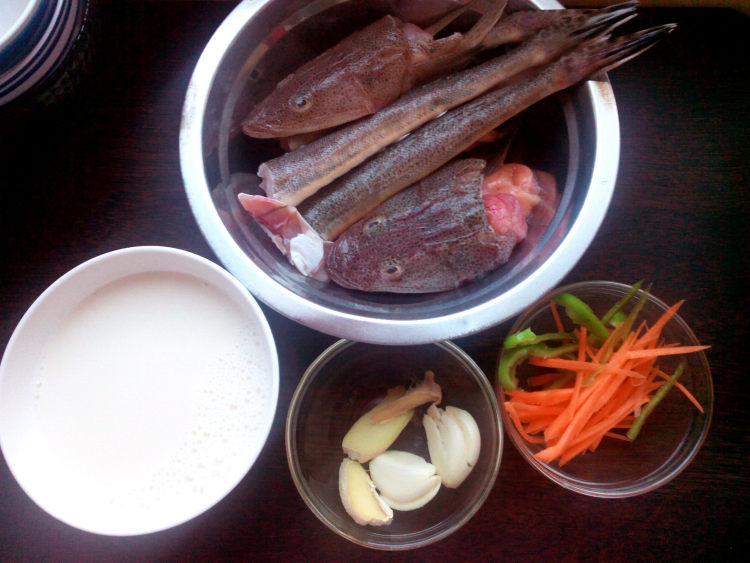 豆浆炖箭头鱼#新鲜从步骤1